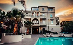 Hotel Benaco
